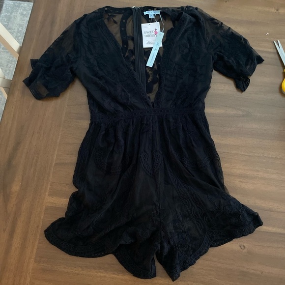 She + Sky Black Lace V Neck Romper Size Medium - Picture 9 of 9
